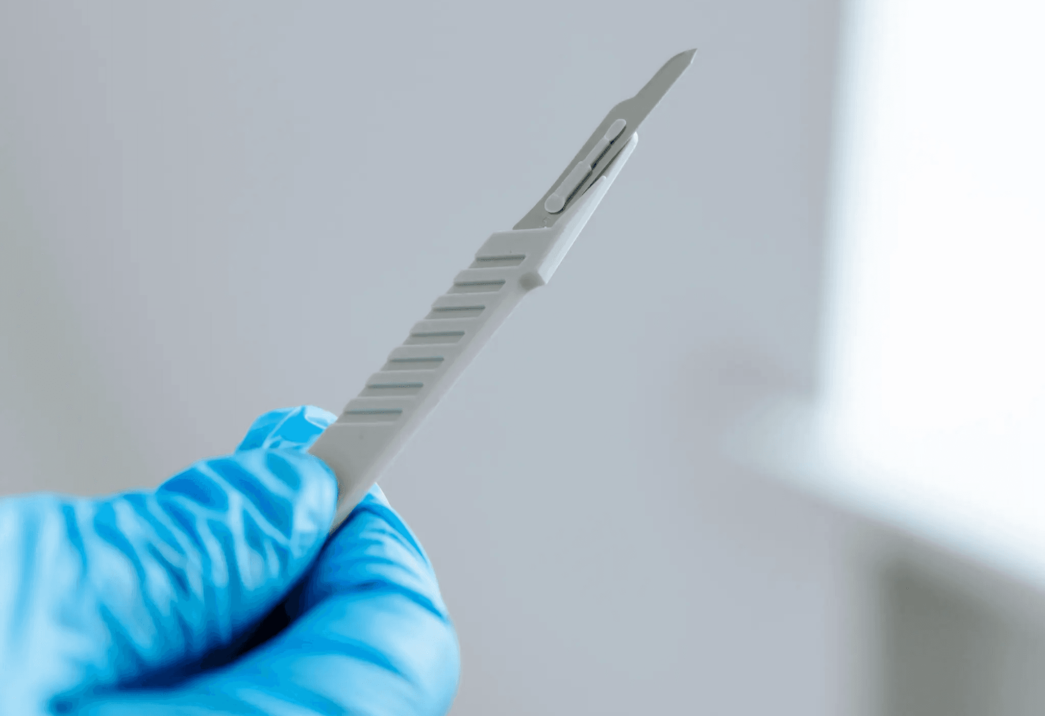 The Double-Edged Scalpel: How Medical Hierarchy Impacts Patient Safety
